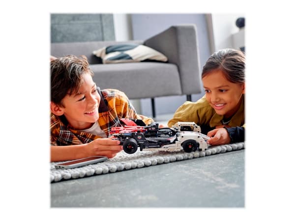 LEGO Technic 42137 Formula E® Porsche 99X Electric