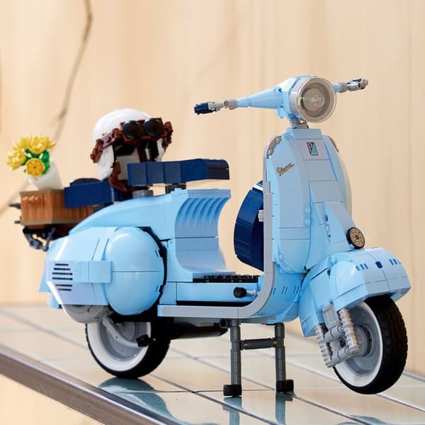 LEGO Creator Expert Icons Vespa 125
