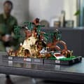 Miniatyrbild 4 av 4: LEGO Star Wars Dagobah Jedi Training Diorama 75330