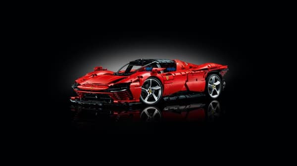 LEGO® Technic Ferrari Daytona SP3 42143