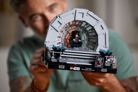 LEGO Star Wars Emperors Throne Room Diorama 75352