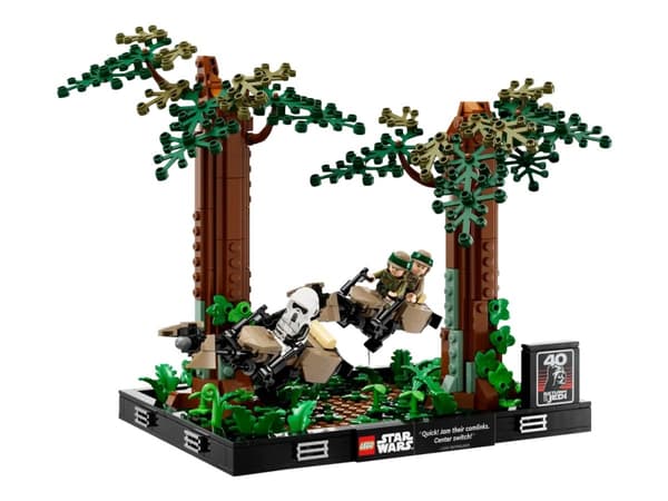LEGO Star Wars 75353 Endor™ Speeder Chase Diorama