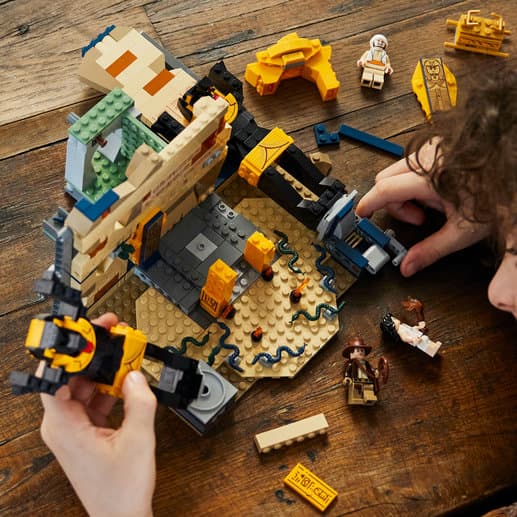 LEGO Indiana Jones Flykten från den försvunna gravkammaren 77013