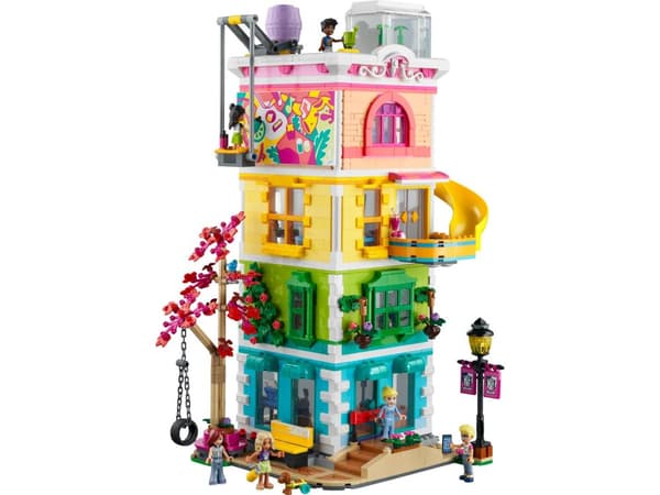LEGO® Friends Heartlake Citys aktivitetshus 41748