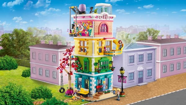 LEGO® Friends Heartlake Citys aktivitetshus 41748
