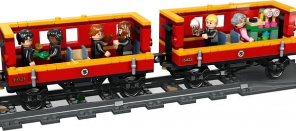 LEGO Harry Potter Hogwartsexpressen och Hogsmeade station 76423