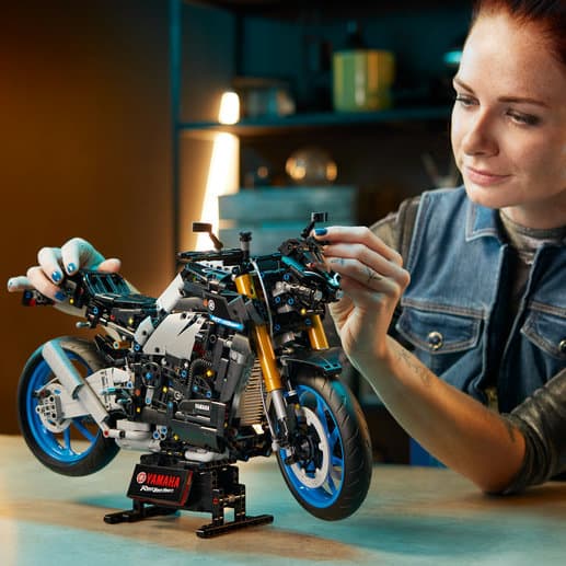 LEGO Technic Yamaha MT 10 SP 42159