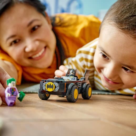LEGO Super Heroes 4+ Batmobile jakt: Batman mot The Joker 76264