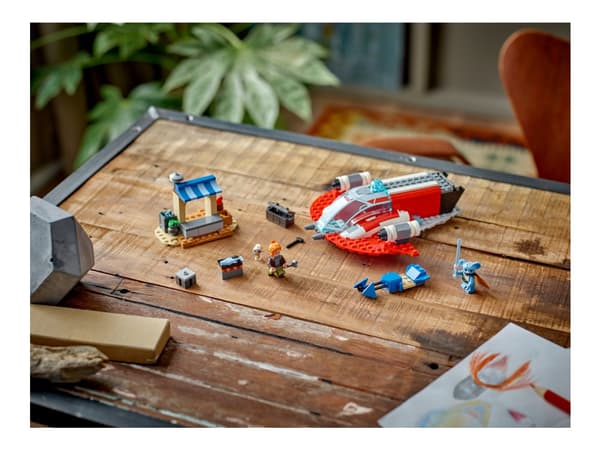 LEGO Star Wars TM 75384 The Crimson Firehawk™