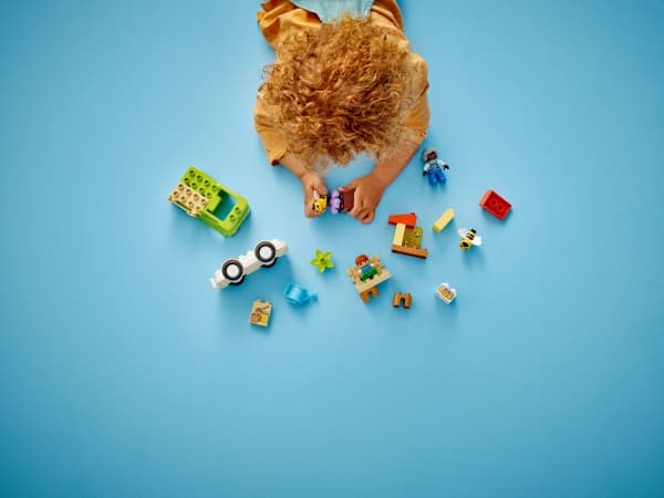 LEGO DUPLO 10419 Sköta om bin och bikupor