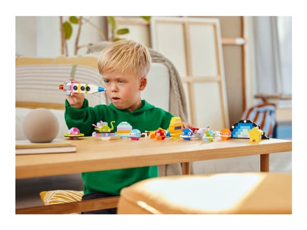 LEGO Classic 11037 Luovat planeetat