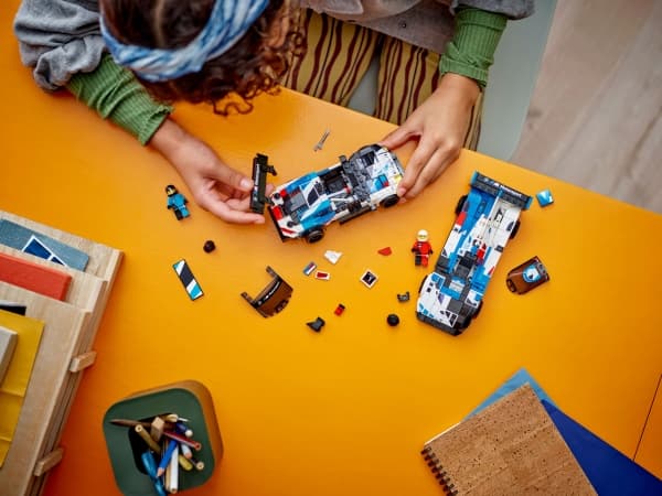 LEGO Speed Champions 76922 BMW M4 GT3 och BMW M Hybrid V8 racerbilar