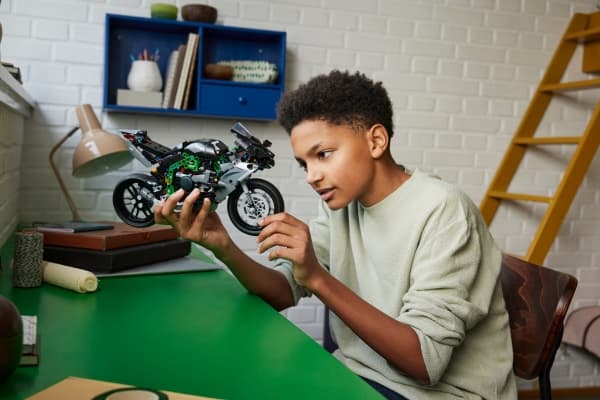 LEGO Technic 42170 Kawasaki Ninja H2R-motorsykkel