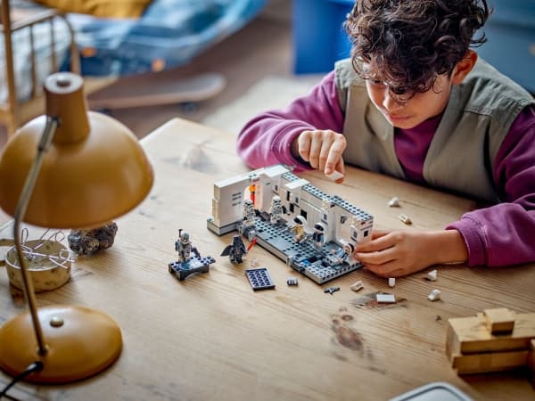 LEGO Star Wars TM 75387 Bordingen av Tantive IV™