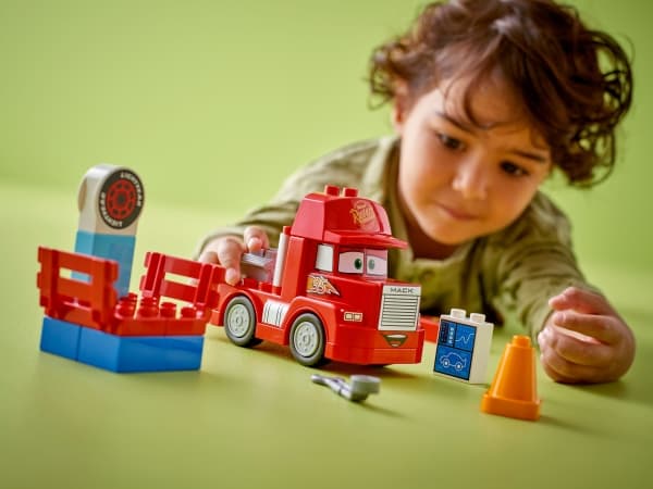 LEGO DUPLO 10417 Mack på tävlingen
