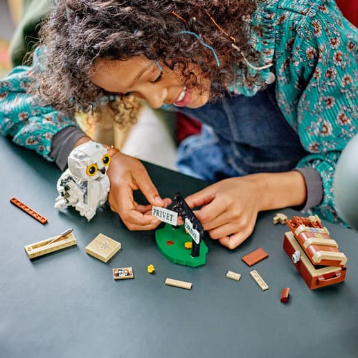 LEGO Harry Potter Hedwig på Privet Drive 4 76425