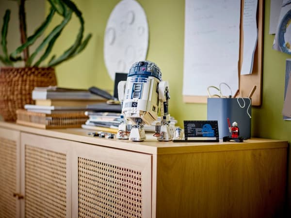 LEGO® Star Wars™ R2-D2™ 75379