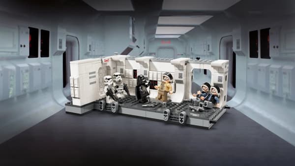 LEGO® Star Wars™ Boarding the Tantive IV™ 75387
