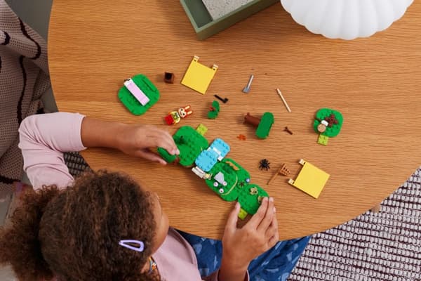 LEGO® Animal Crossing™ Friluftsaktiviteter med Bunnie 77047
