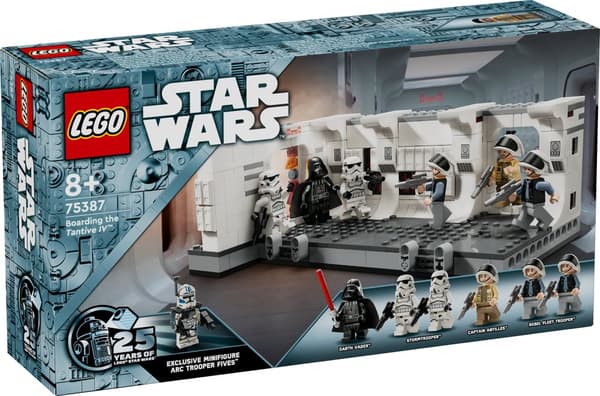Boarding the Tantive IV™ LEGO®  Star Wars ™ (75387)