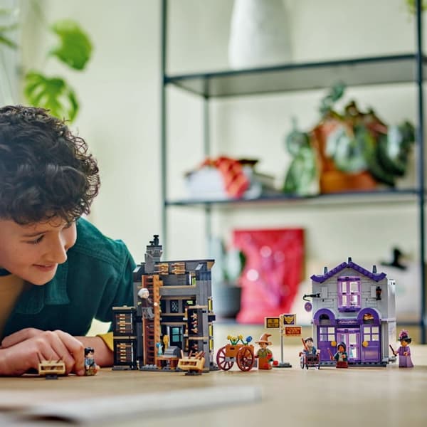 LEGO Harry Potter Ollivanders och Madam Malkins klädnader 76439