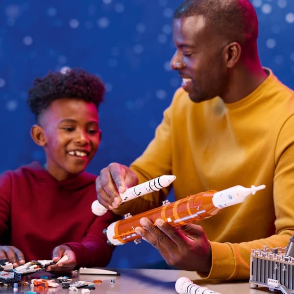 LEGO Icons NASA Artemis Space Launch System 10341
