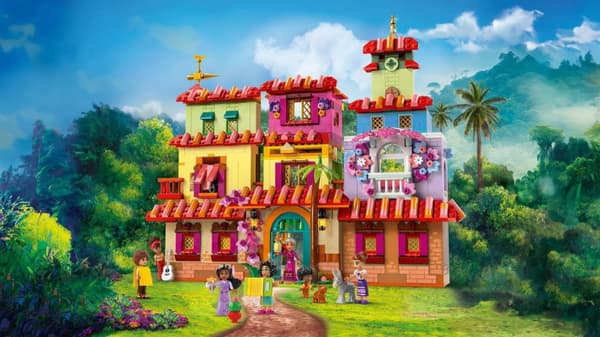 LEGO® Disney Familjen Madrigals magiska hus 43245