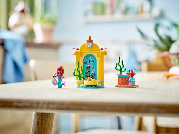 LEGO® Disney Ariels musikscen 43235