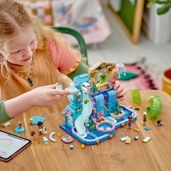 LEGO® Friends Heartlake Citys vattenpark 42630