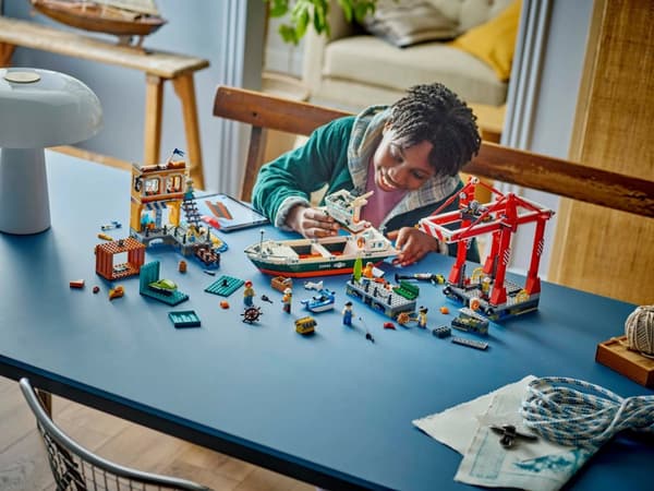 LEGO® City Kusthamn med lastfartyg 60422