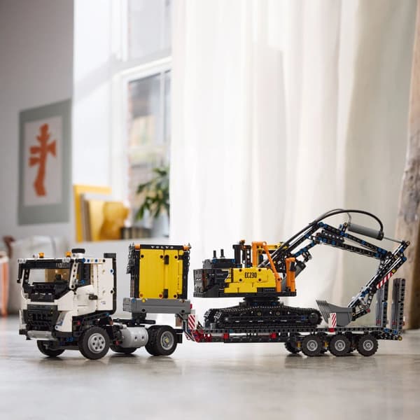 LEGO® Technic Volvo FMX lastbil & EC230 elgrävmaskin 42175