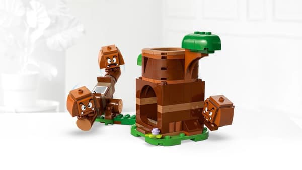 LEGO® Super Mario™ Goombas lekplats 71433
