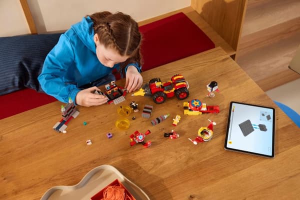 LEGO® Sonic the Hedgehog™ Super Sonic mot Egg Drillster 76999