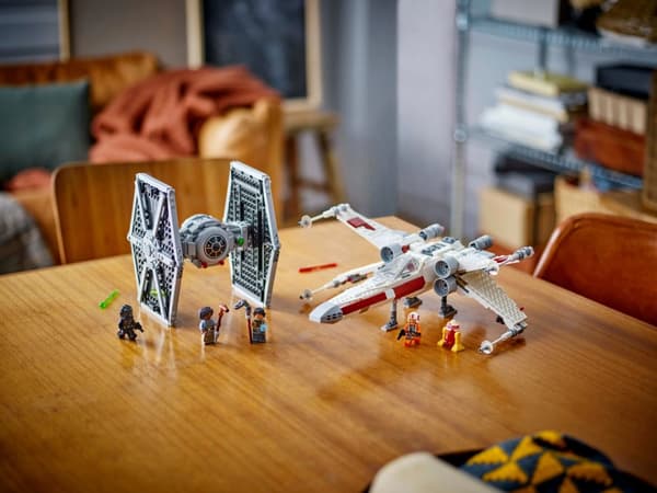 LEGO® Star Wars™ TIE Fighter & X-Wing Mash-up 75393