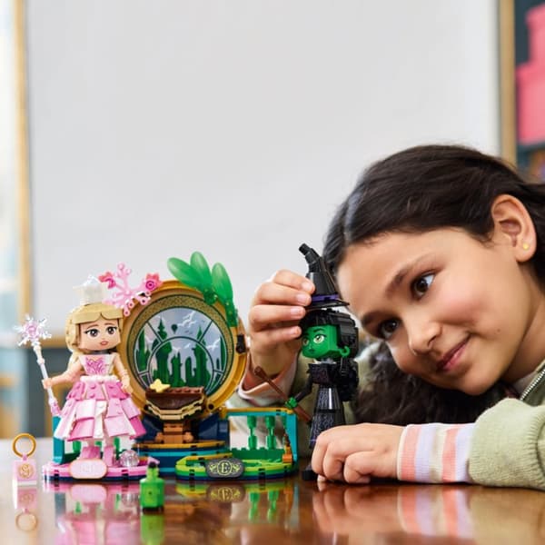 LEGO Wicked Elphaba och Glinda 75682