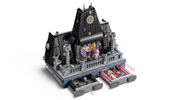 LEGO Wednesday Wednesday & Enids korridorsrum 76781