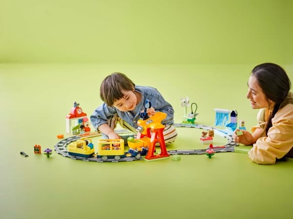 LEGO Duplo 10428 Suuri interaktiivinen paikallisjuna