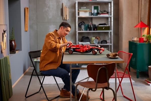 LEGO Technic 42207 Ferrari SF-24 F1-bil