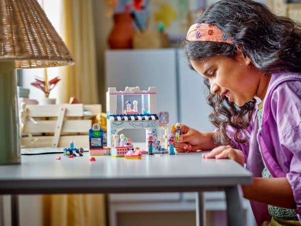 LEGO Friends 42662 Frisør og butikk med hårtilbehør