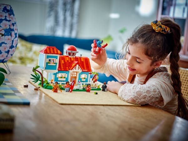 LEGO Disney 43268 Lilo and Stitch Beach House