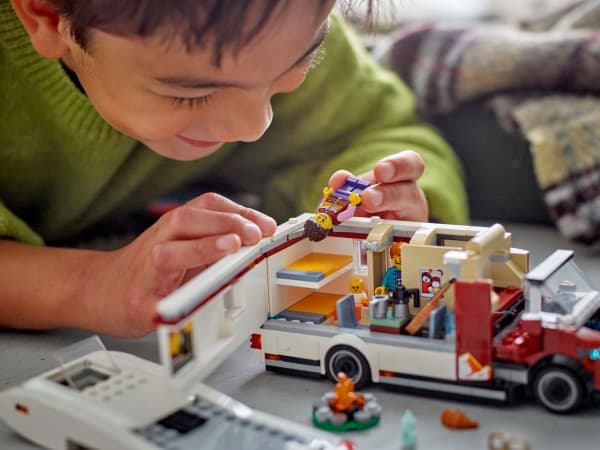 LEGO City 60454 Semesteräventyr med husbil