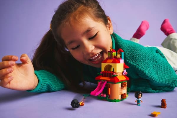 LEGO Disney Classic 43261 Encanto minihus