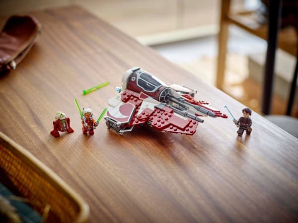 LEGO® Star Wars™ Ahsoka's Jedi Interceptor™ 75401