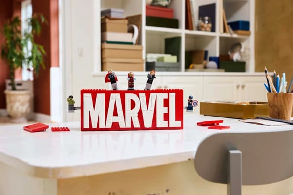 LEGO® MARVEL logotyp och minifigurer 76313
