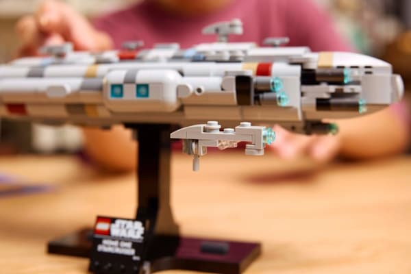 LEGO® Star Wars™ Home One Starcruiser 75405