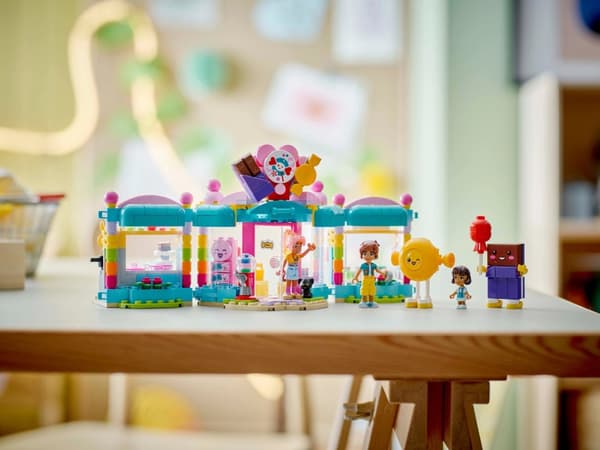 LEGO® Friends Heartlake Citys godisaffär 42649