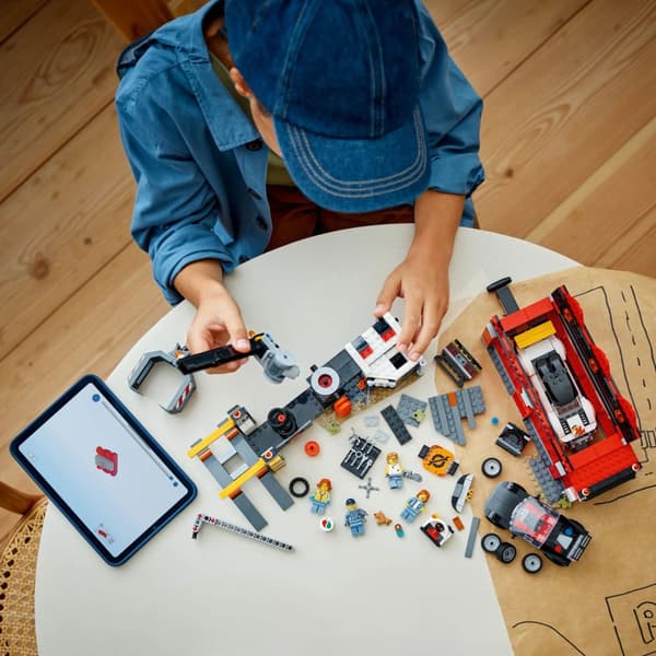 LEGO® City Skrotupplag med bilar 60472