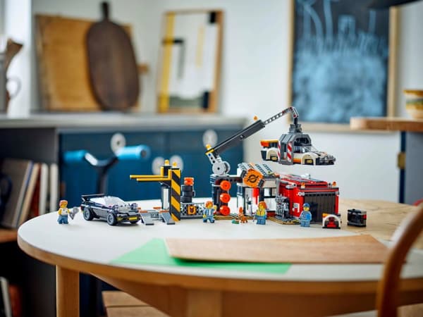 LEGO® City Skrotupplag med bilar 60472