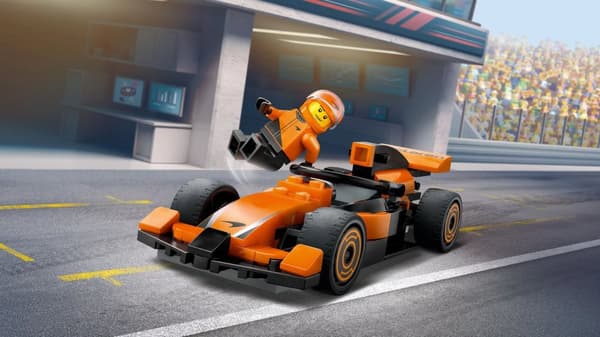LEGO® City F1® förare med McLaren racerbil 60442
