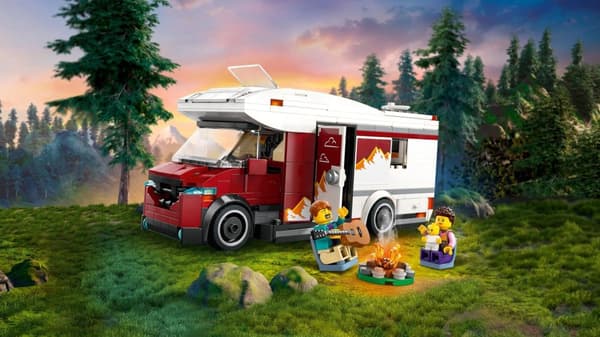 LEGO® City Semesteräventyr med husbil 60454